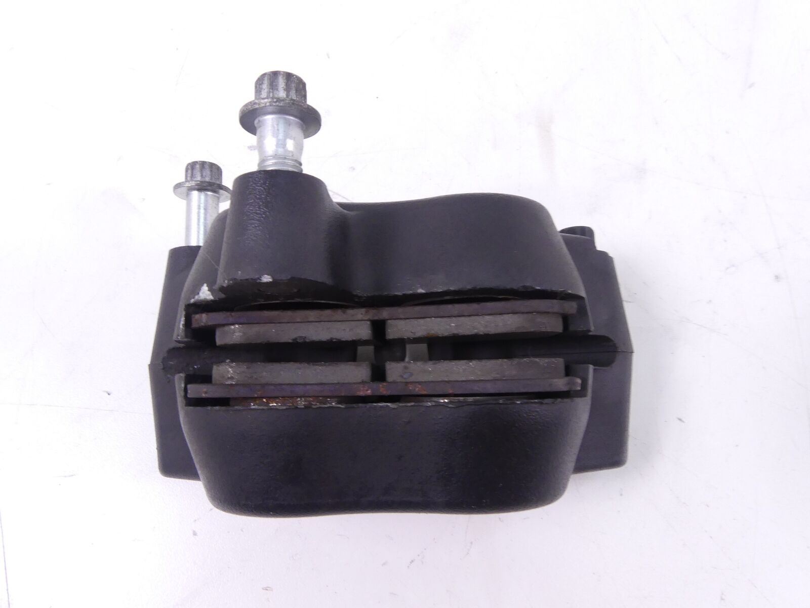 2016 Harley FLD Dyna Switchback 103 Front Brake Caliper 41300001 {{ shop.shopifyCountryName }} - Mototech271