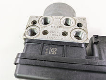 Load image into Gallery viewer, 2018 Harley FLHCS Softail Heritage 115th Abs Brake Pump Module Unit 41100044B
