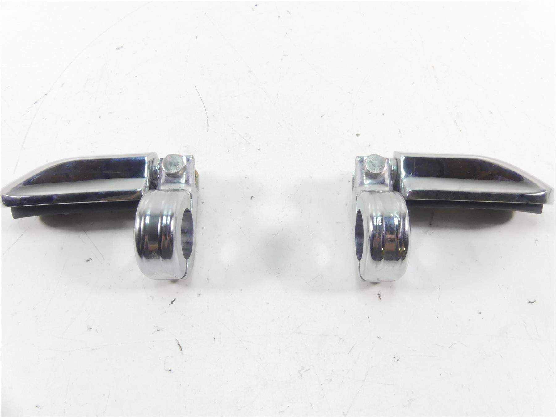 2005 Harley Touring CVO FLHTC SE Electra Glide Crash Guard Highway Foot Pegs {{ shop.shopifyCountryName }} - Mototech271