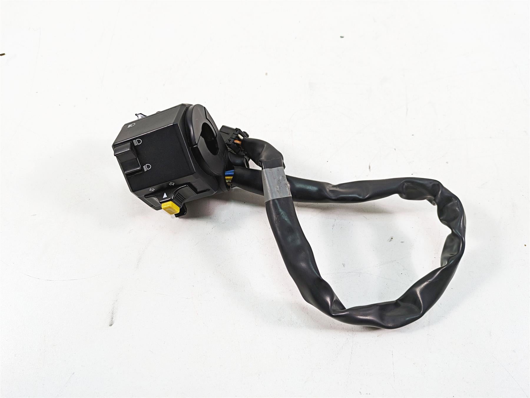 2008 Buell 1125 R Left Hand Turn Signal Blinker Horn Control Switch N0159.TB {{ shop.shopifyCountryName }} - Mototech271