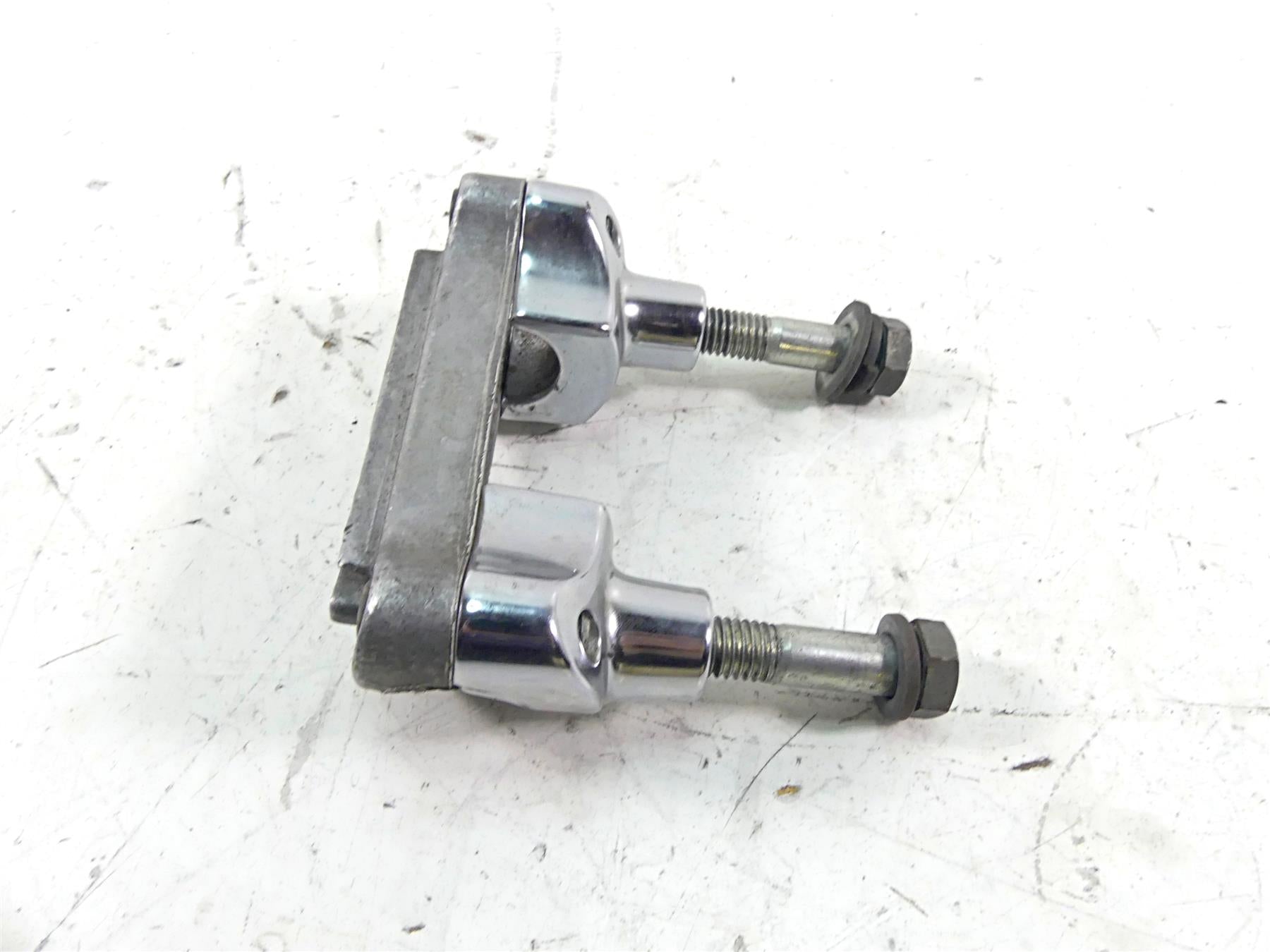 1979 Harley Sportster XLS1000 Roadster Handlebar Mount Riser 55902-79 55900-79 {{ shop.shopifyCountryName }} - Mototech271