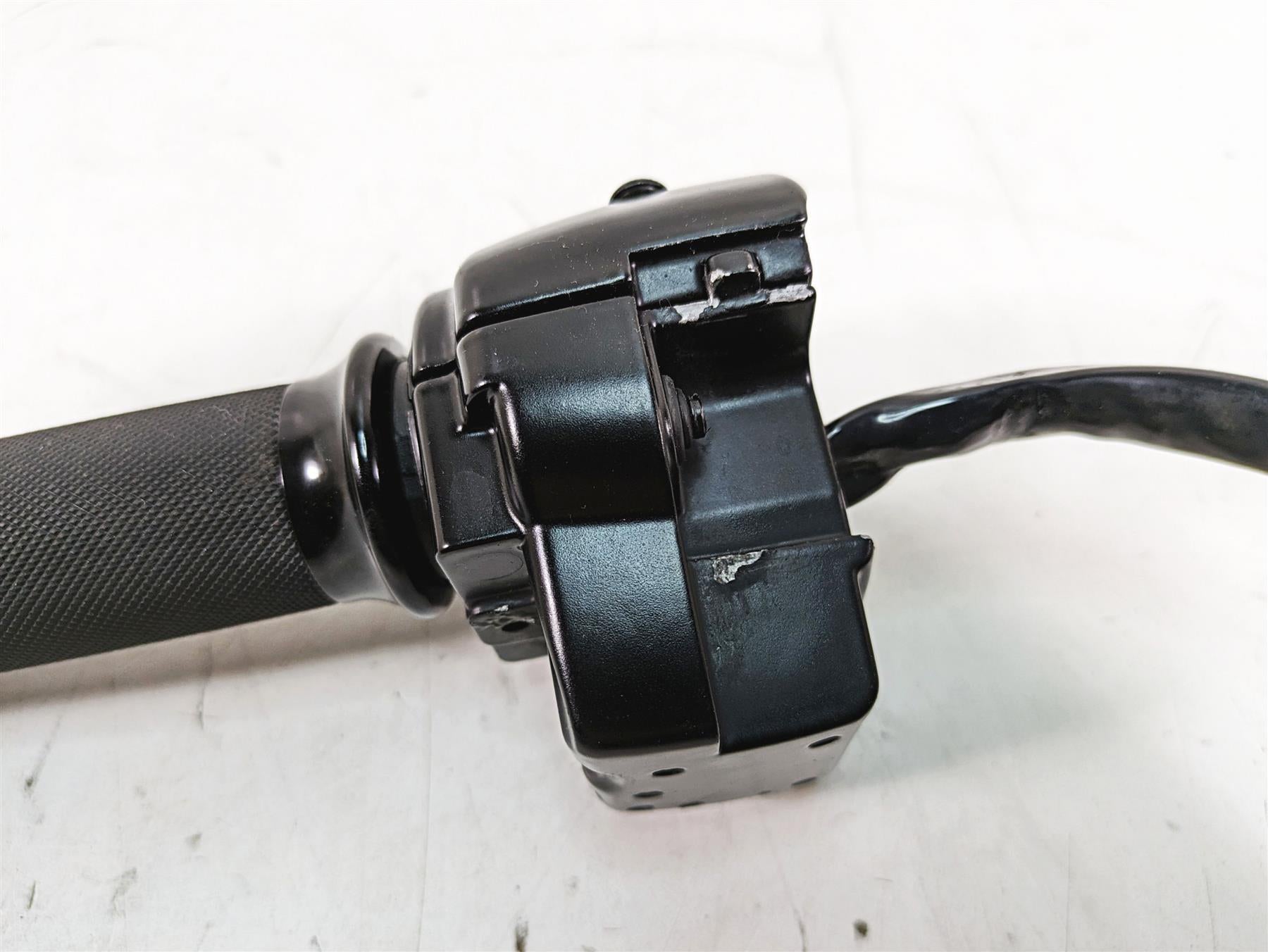 2009 Harley Touring FLHTCU Electra Glide Right Control Switch - Read 71684-06A {{ shop.shopifyCountryName }} - Mototech271