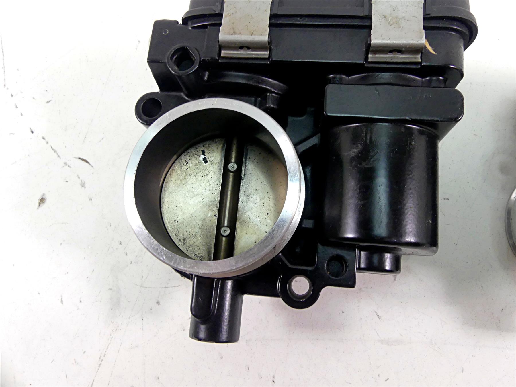 2016 BMW R1200GS Adv K51 Throttle Body Bodies Fuel Injection Set 13548564959 {{ shop.shopifyCountryName }} - Mototech271