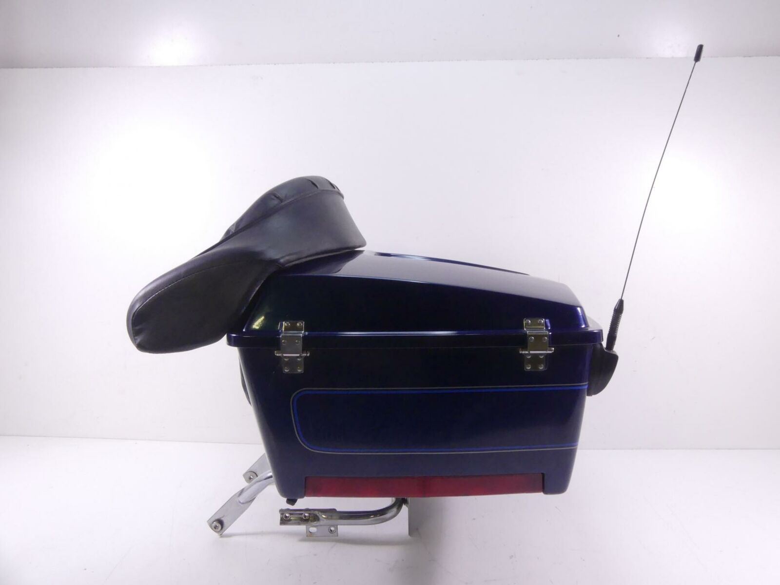 2000 Harley Touring FLHTCI Electra Glide Rear Trunk Luggage Box - Read 79041-90 {{ shop.shopifyCountryName }} - Mototech271