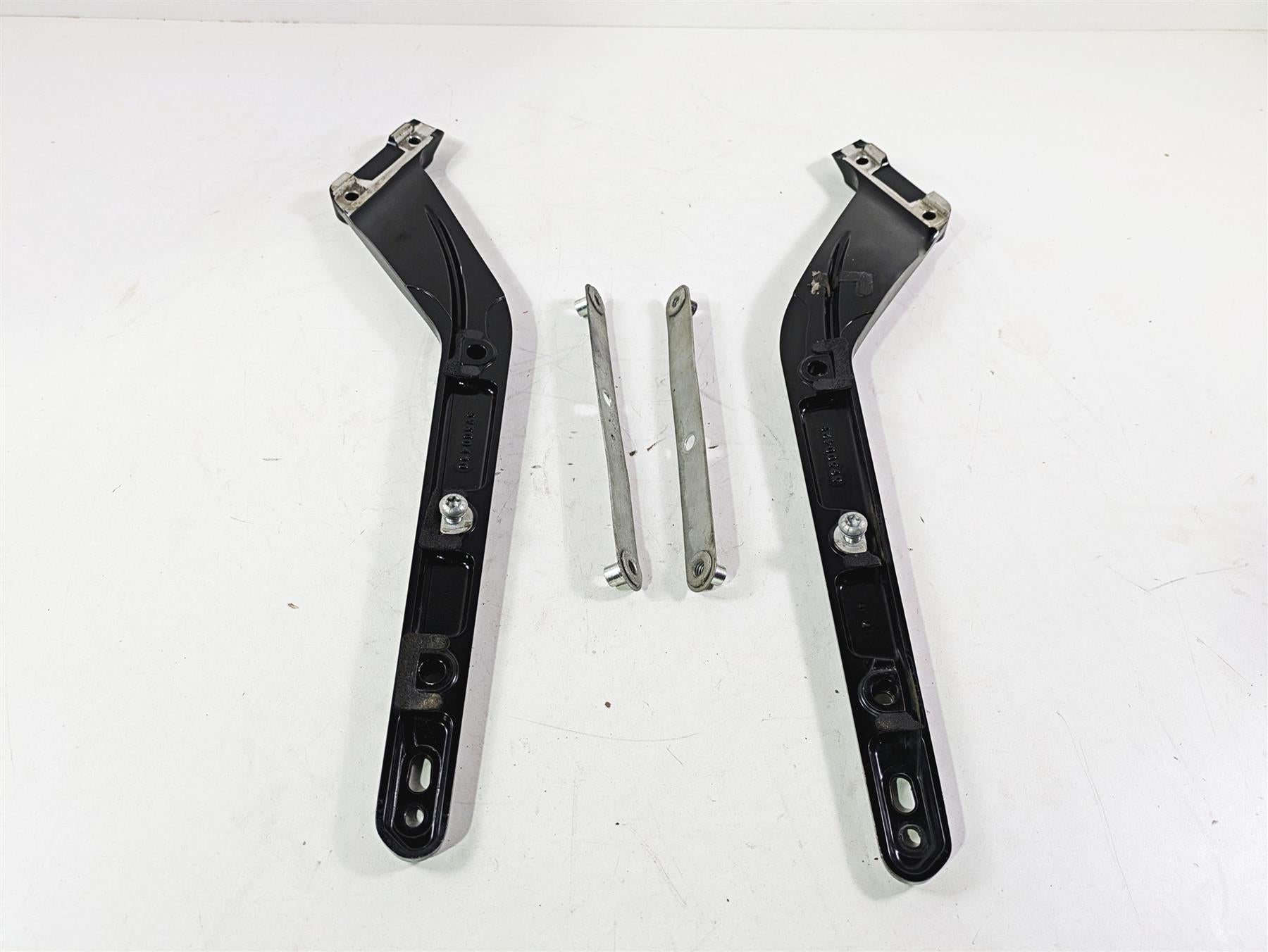 2018 Harley FXBR Softail Breakout Rear Fender Support Set 59500429 59500430 {{ shop.shopifyCountryName }} - Mototech271