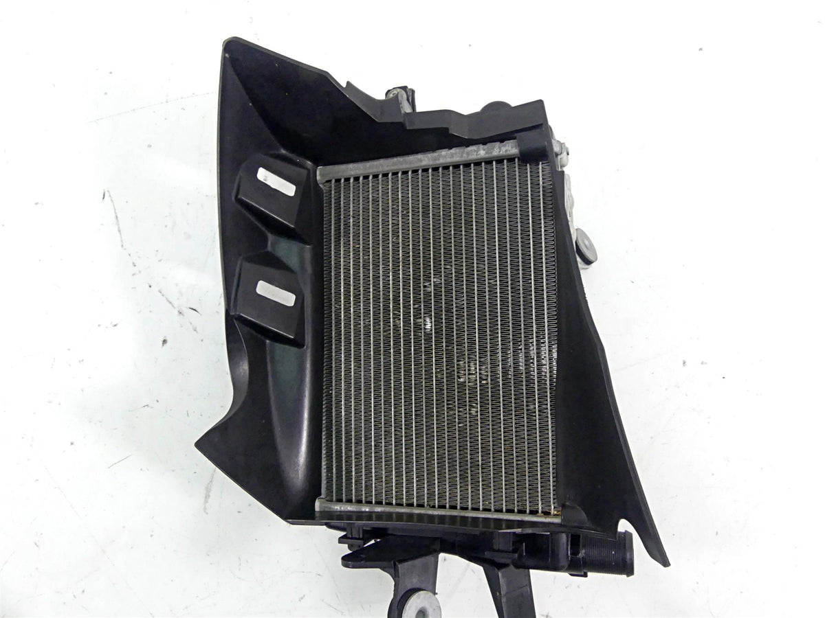2015 BMW R1200GS GSW K50 Left Radiator + Cover 17118546408 {{ shop.shopifyCountryName }} - Mototech271