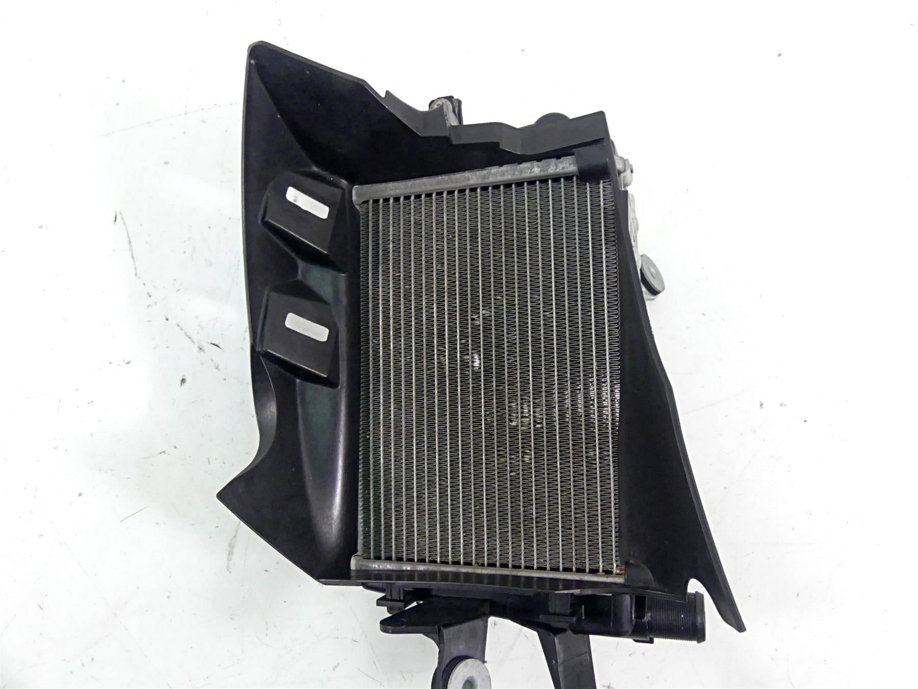 2015 BMW R1200GS GSW K50 Left Radiator + Cover 17118546408 {{ shop.shopifyCountryName }} - Mototech271