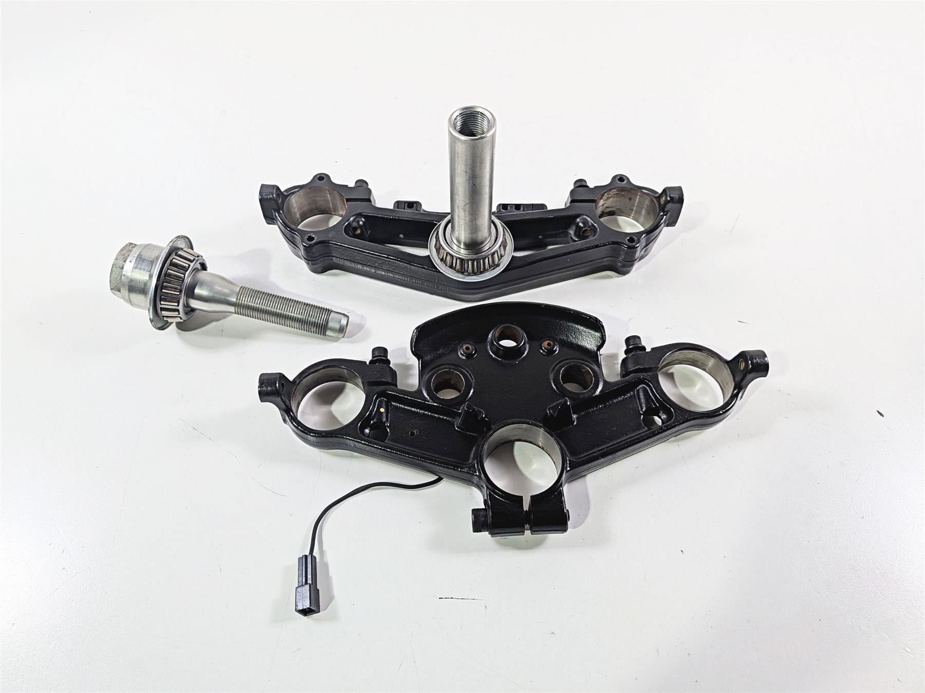 2020 Harley Touring FLTRK Road Glide Upper Lower Triple Tree Set 49mm 45900091A {{ shop.shopifyCountryName }} - Mototech271