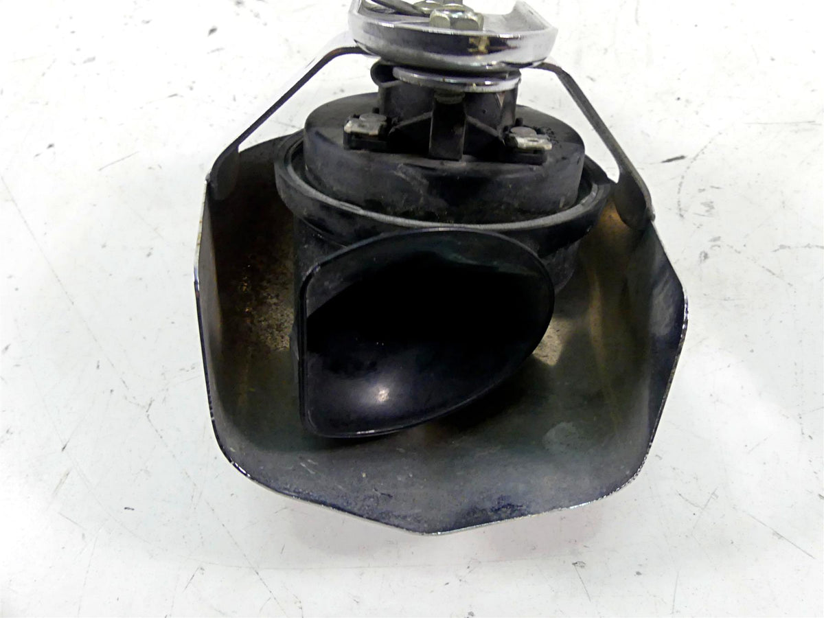 2006 Harley Softail FXSTSI Springer Horn & Chrome Cover 61300478A 69060-90H {{ shop.shopifyCountryName }} - Mototech271