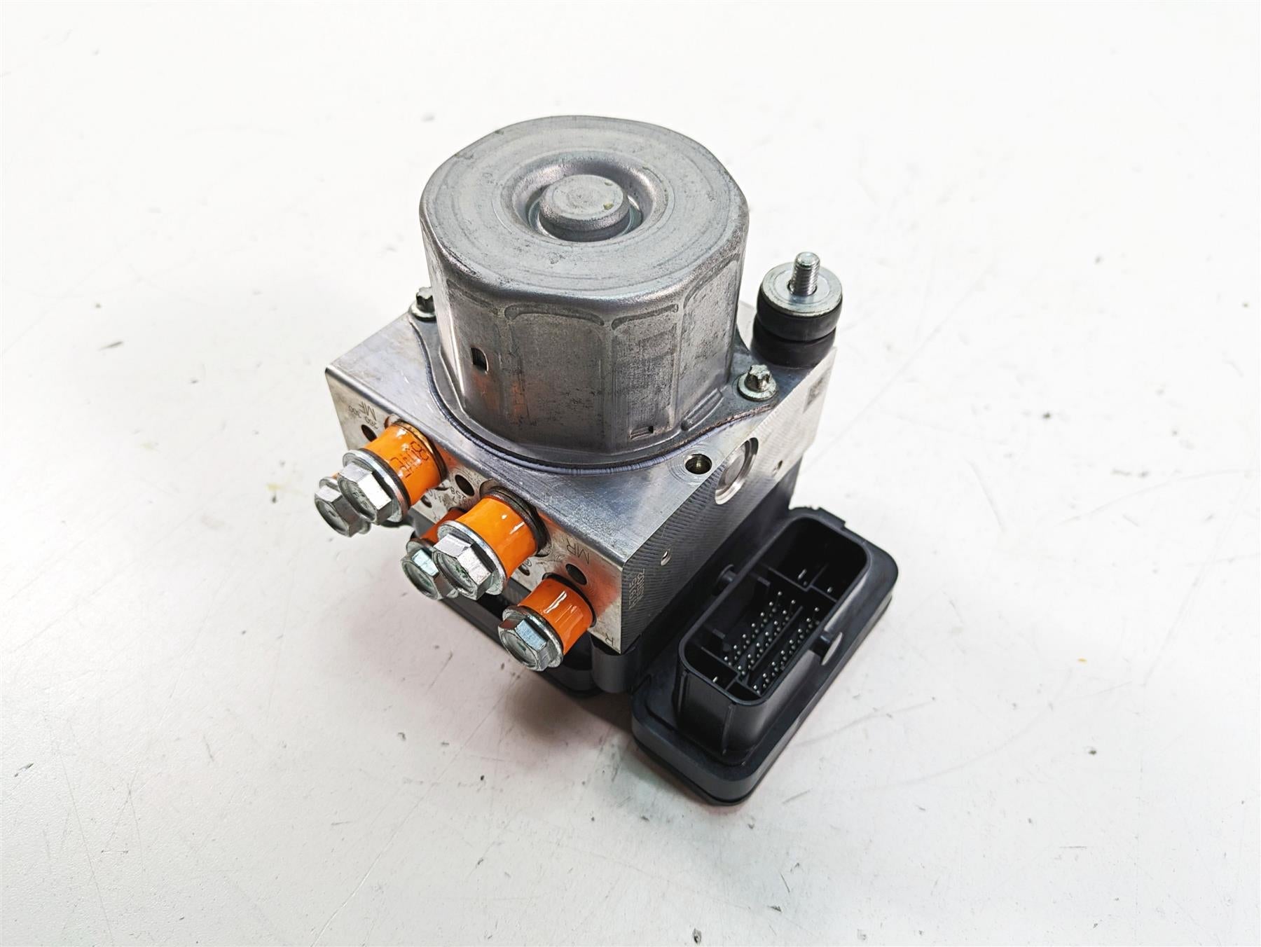 2015 Harley Touring FLHXS Street Glide Abs Brake Pump Module 41100013A {{ shop.shopifyCountryName }} - Mototech271