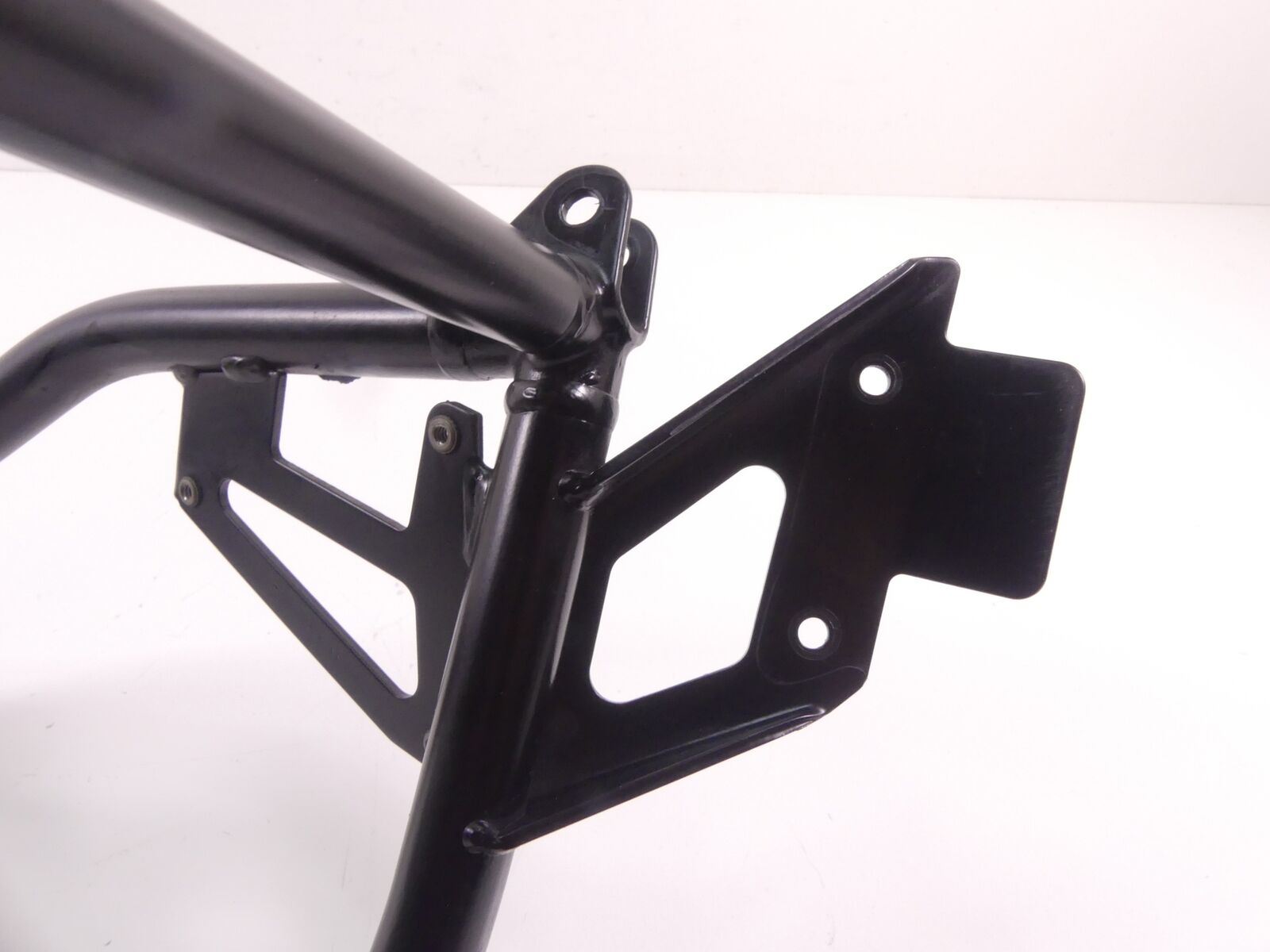 2006 Buell XB12SCG Lightning Front Main Support Engine Frame Mount L0511.02A8AYT {{ shop.shopifyCountryName }} - Mototech271