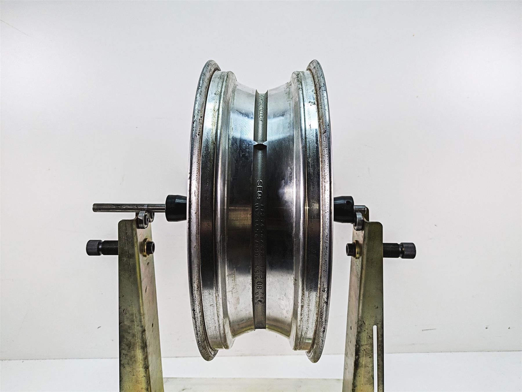 2009 Harley FXDF Dyna Fat Bob Straight 16x5 Slotted Rear Wheel Rim 40900179 {{ shop.shopifyCountryName }} - Mototech271