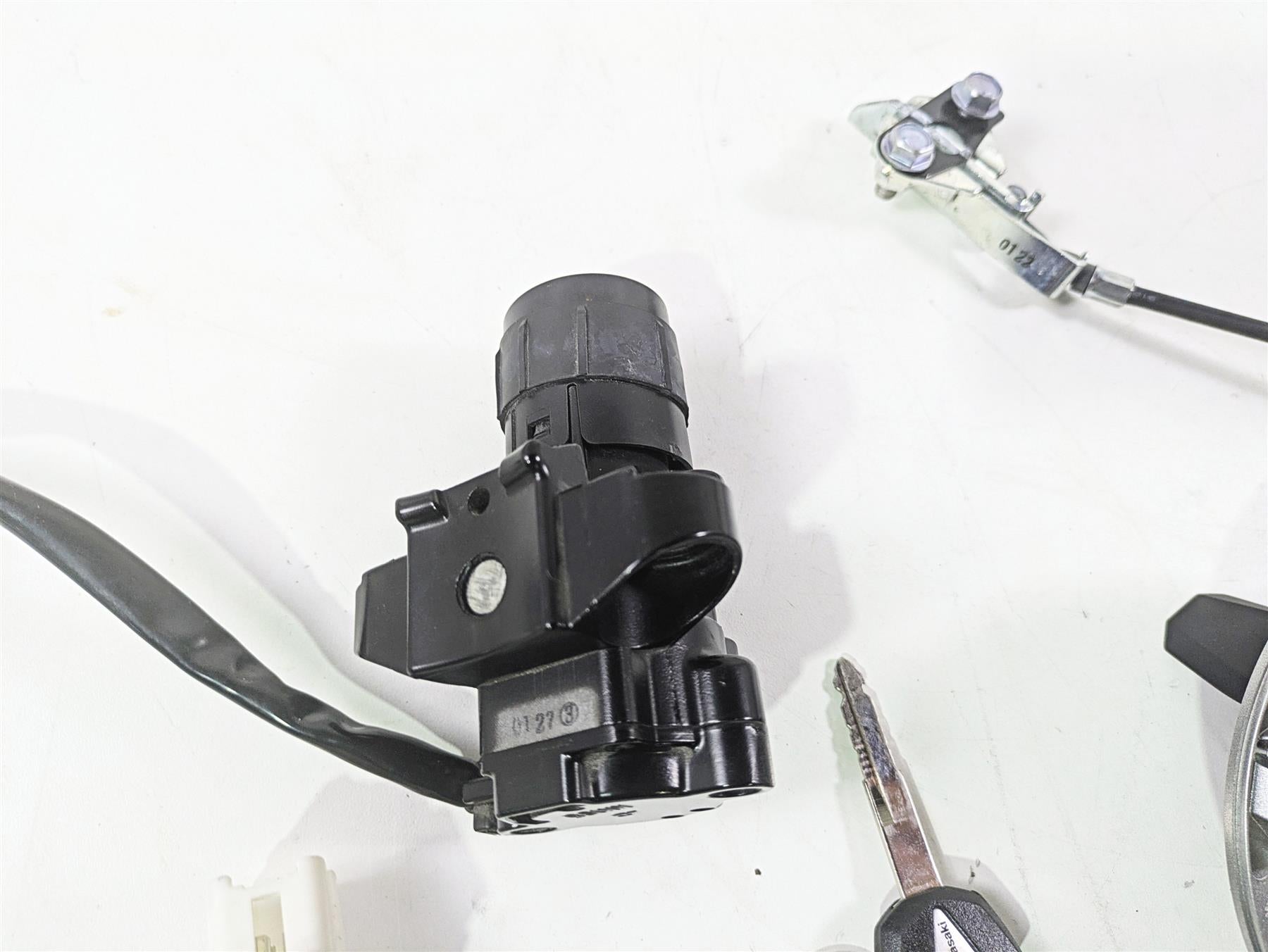 モンキー Kawasaki Ninja ZX10R ZX12R ZX-14 Ignition Key Switch Assembly