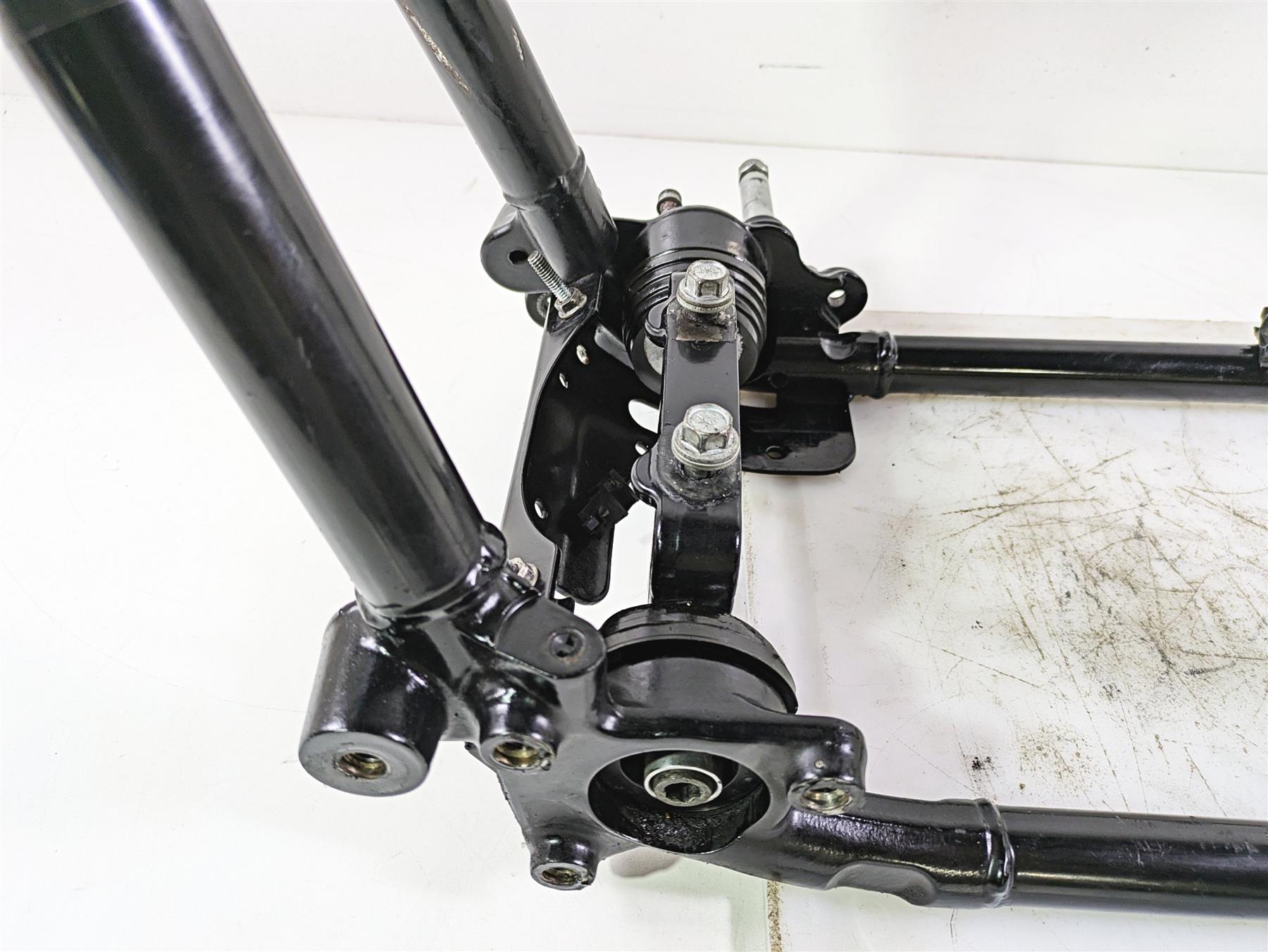 2010 Harley Touring FLHX Street Glide Straight Main Frame Chassis With Texas Salvage Title - 47900-11BHP {{ shop.shopifyCountryName }} - Mototech271