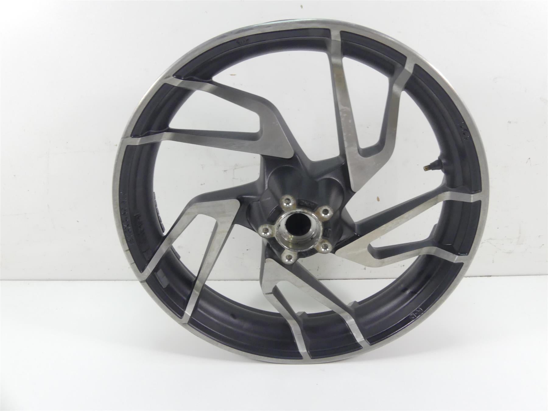 2019 Harley Softail FLSB Sport Glide Front Wheel Rim 18x3.5 -Dent 43300450 {{ shop.shopifyCountryName }} - Mototech271