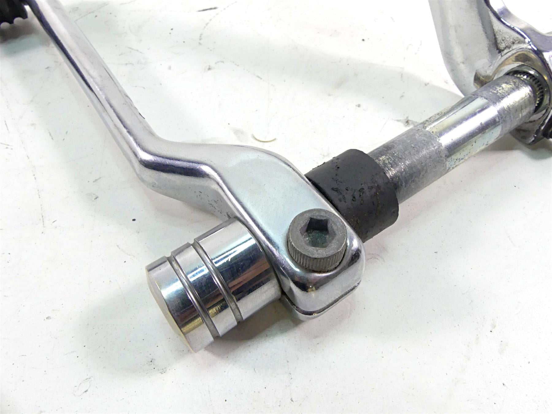 2011 Harley Touring FLTRX Road Glide Shift Lever Shift Pedals Links Set 33895-82 {{ shop.shopifyCountryName }} - Mototech271