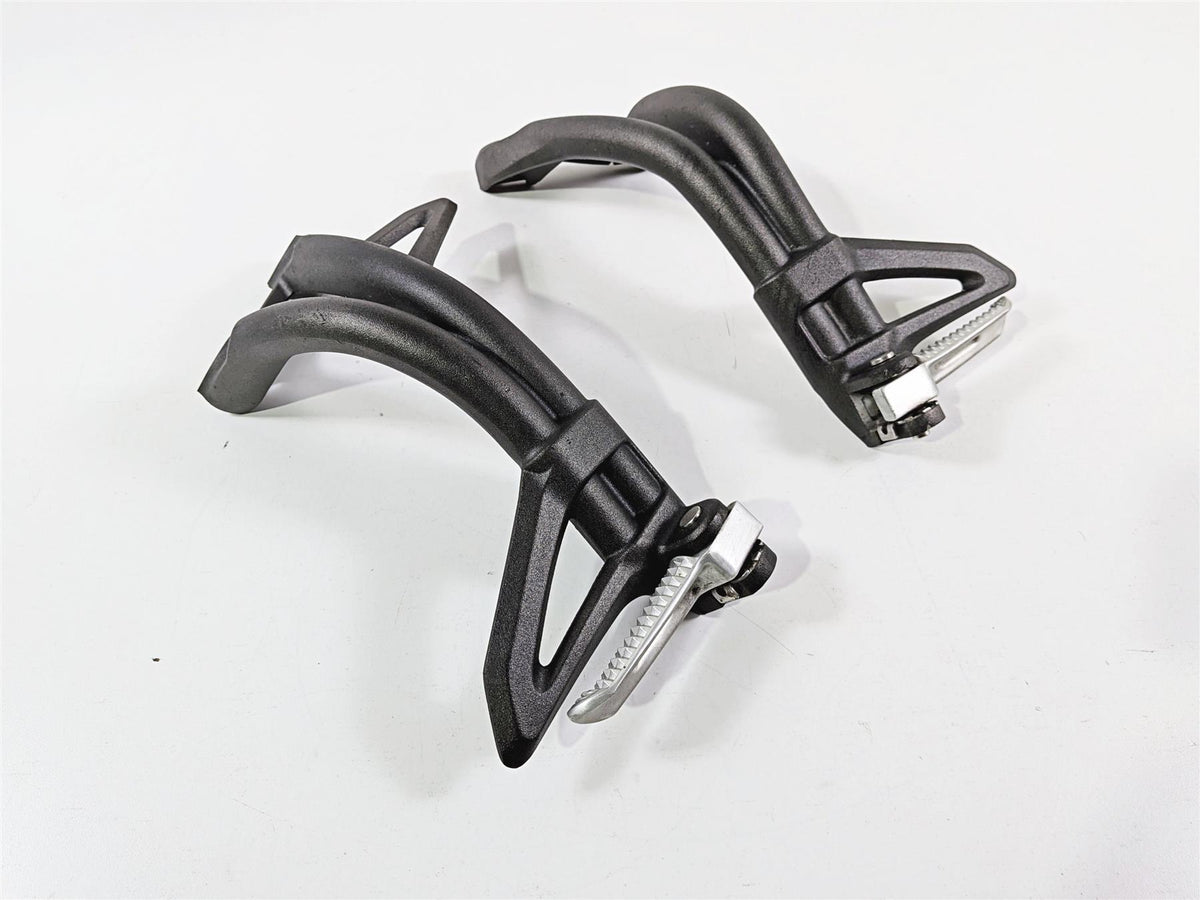 2019 Triumph Speed Triple RS 1050 Rear Passenger Footpeg Set T2081783 T2081784 {{ shop.shopifyCountryName }} - Mototech271