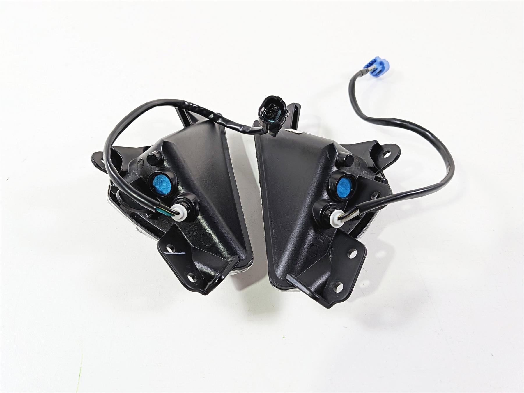 2024 Kawasaki EX500 Ninja 40th An. Front Blinker Turn Signal Set 23040-0157 {{ shop.shopifyCountryName }} - Mototech271