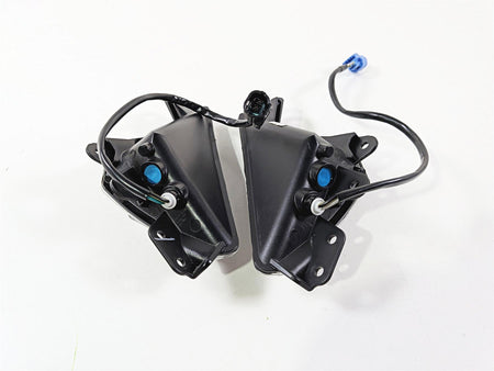 2024 Kawasaki EX500 Ninja 40th An. Front Blinker Turn Signal Set 23040-0157 {{ shop.shopifyCountryName }} - Mototech271