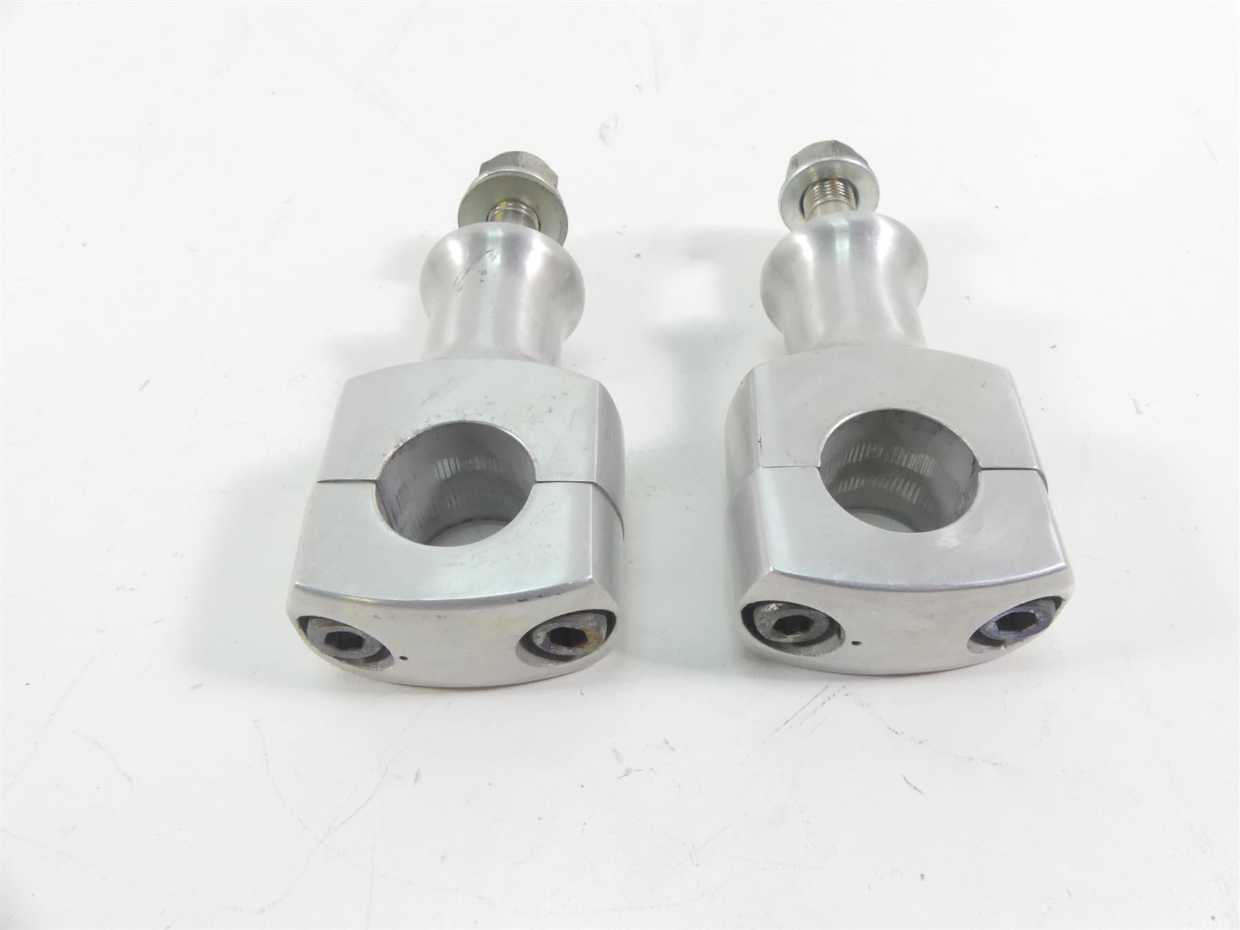 2009 Honda VTX1300 Touring Handlebar Holder Risers Set 53231-MEA-670 {{ shop.shopifyCountryName }} - Mototech271