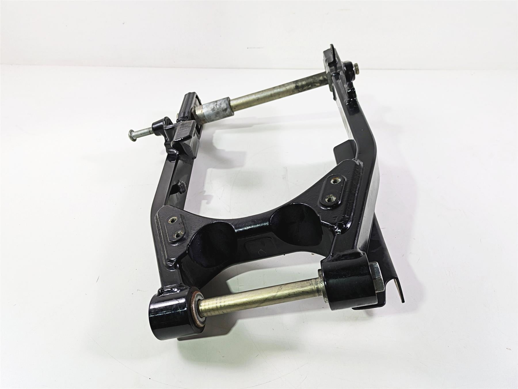 2016 Harley FXDL Dyna Low Rider Rear Swingarm & Belt Guards 47820-10 {{ shop.shopifyCountryName }} - Mototech271