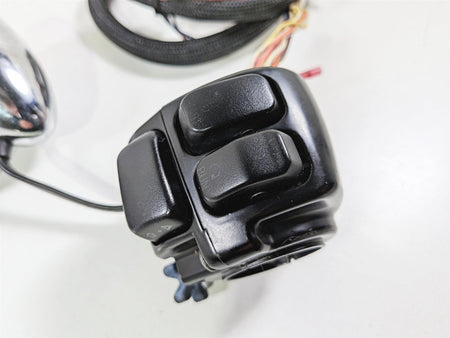 2011 Harley FXDF Dyna Fat Bob Right Control Switch & Turn Signal 71684-06A {{ shop.shopifyCountryName }} - Mototech271