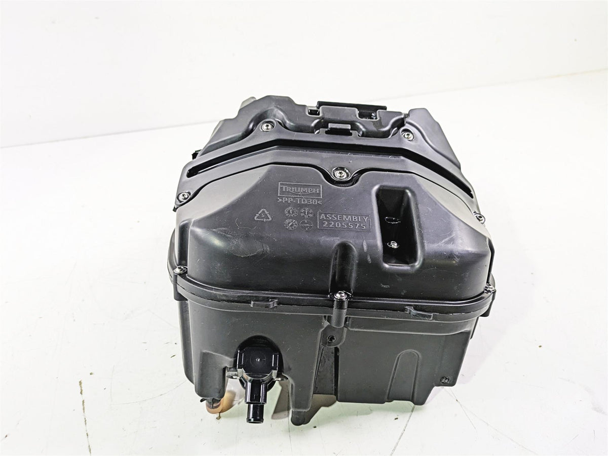2019 Triumph Speed Triple RS 1050 Air Box Cleaner Breather Set T2205575 {{ shop.shopifyCountryName }} - Mototech271