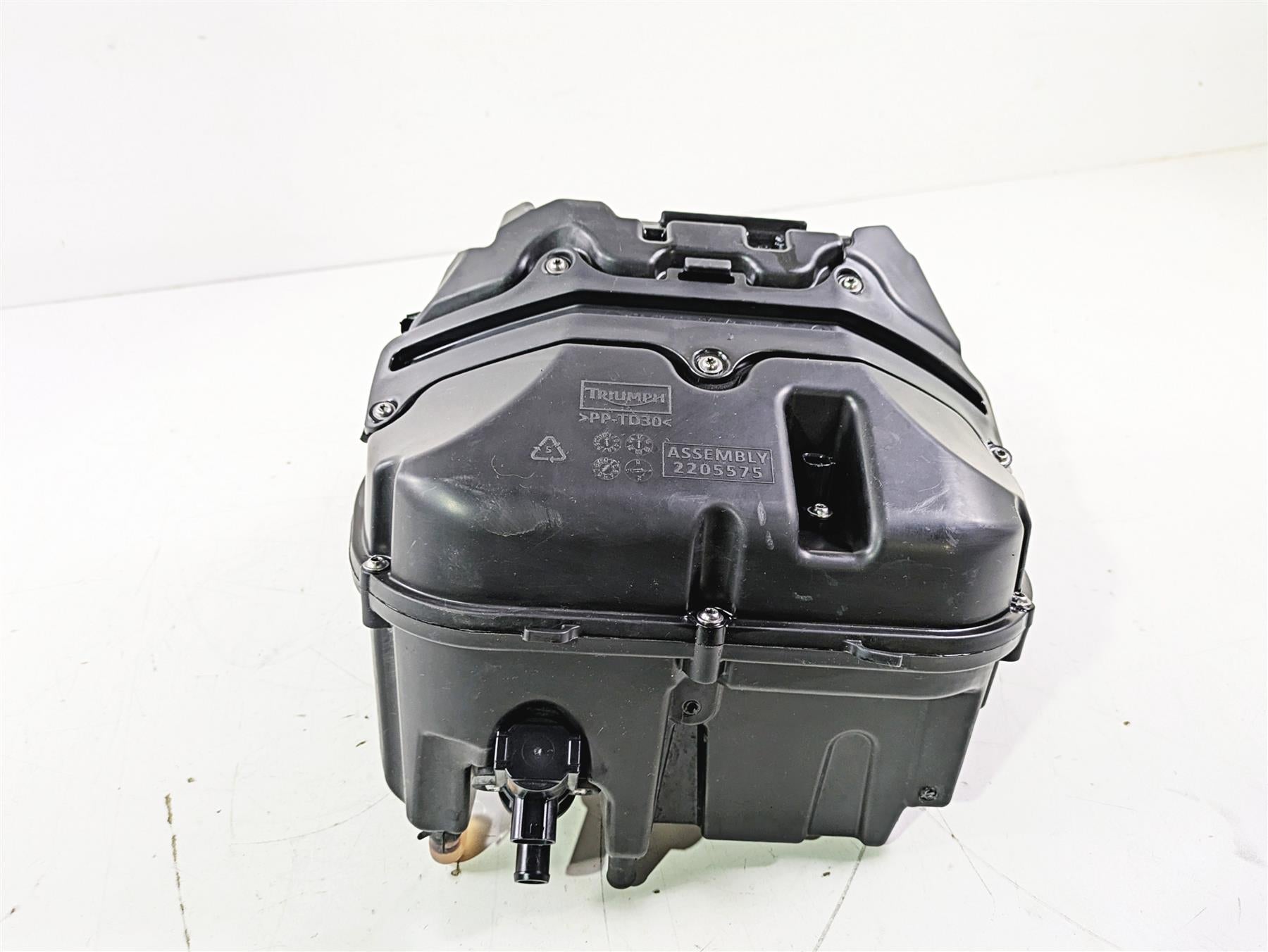 2019 Triumph Speed Triple RS 1050 Air Box Cleaner Breather Set T2205575 {{ shop.shopifyCountryName }} - Mototech271