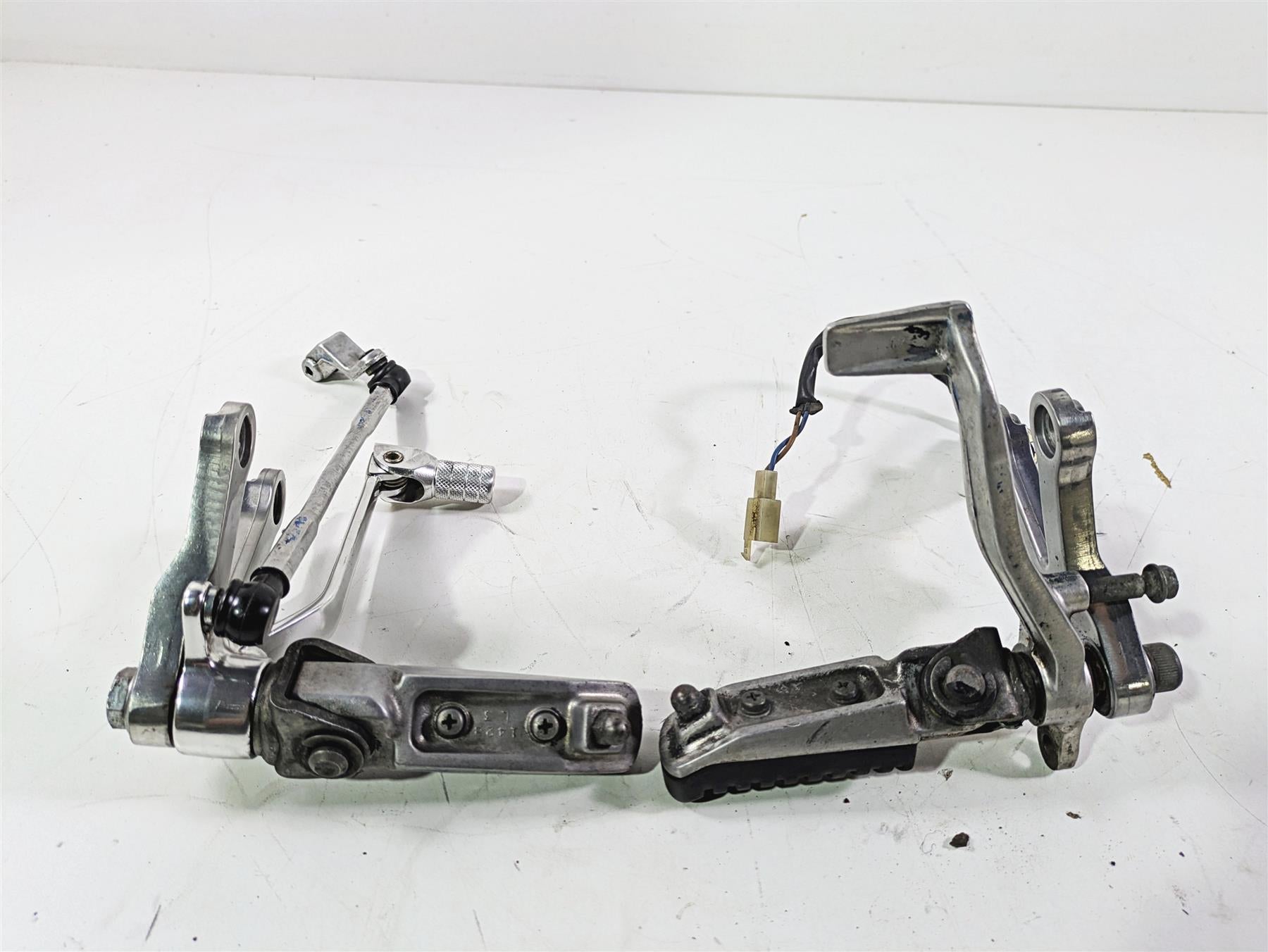 2003 Kawasaki ZX9R Ninja Left Right Rider Footpeg Set Shifter