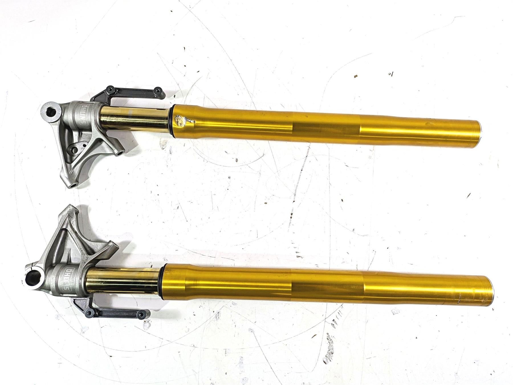 2020 Triumph Daytona 765 Moto2 Ohlins Front Fork Leg READ T2042988 T2042987 {{ shop.shopifyCountryName }} - Mototech271