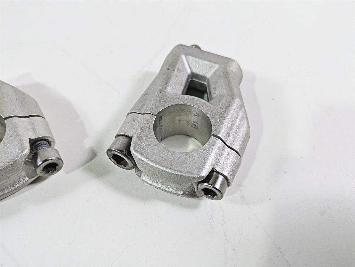 2015 Triumph Tiger Explorer XC Oem Handlebar Riser Holder Set T2040813 {{ shop.shopifyCountryName }} - Mototech271