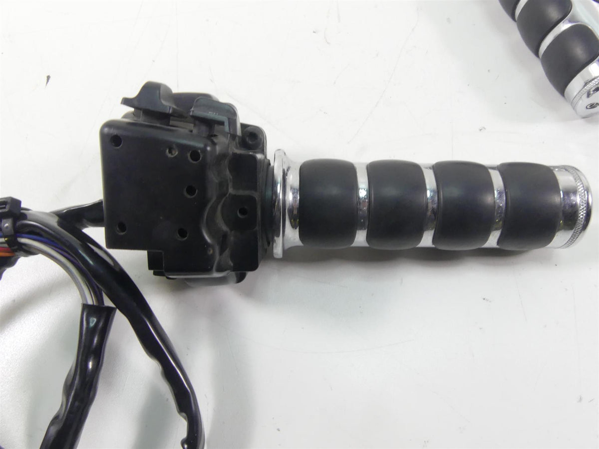 2013 Harley Touring FLHTP Electra Glide Right Cruise Control Switch 71684-06A {{ shop.shopifyCountryName }} - Mototech271