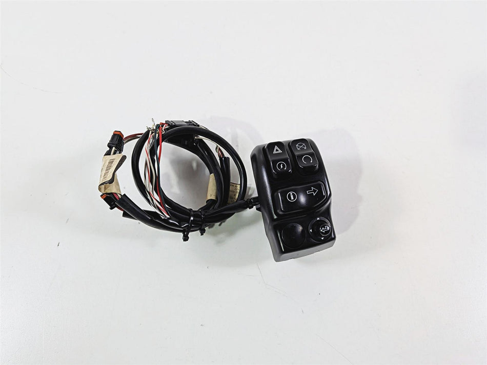 2016 Harley Touring FLHX Street Glide Right Hand Control Switch 71500129B {{ shop.shopifyCountryName }} - Mototech271
