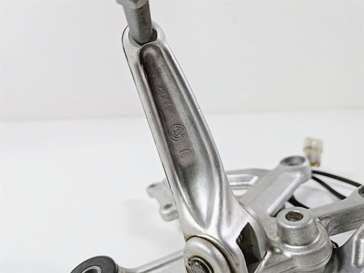 2014 Aprilia RSV4 RR Factory Right Front Foot Peg & Brake Pedal 858786 858785 {{ shop.shopifyCountryName }} - Mototech271