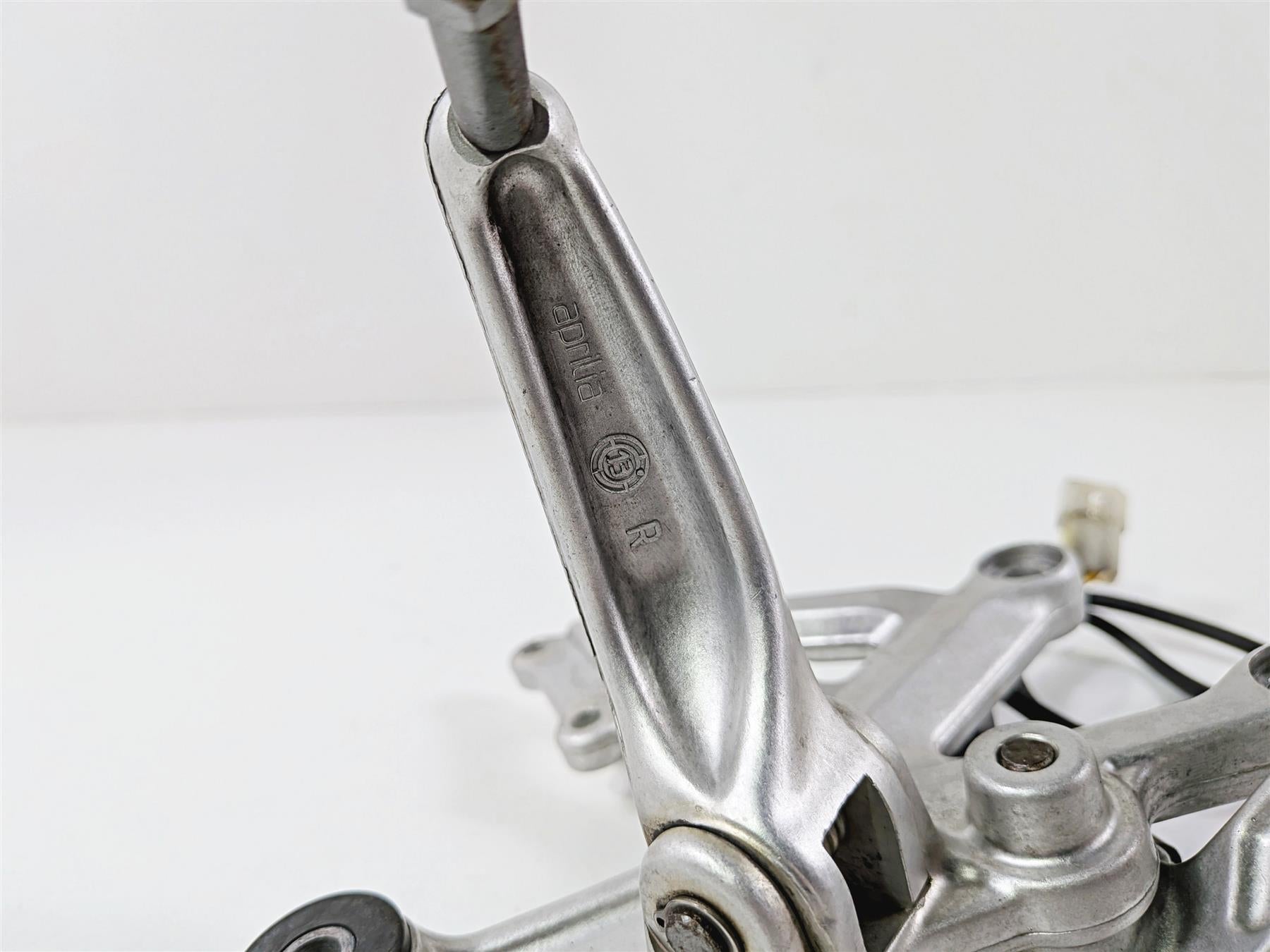 2014 Aprilia RSV4 RR Factory Right Front Foot Peg & Brake Pedal 858786 858785 {{ shop.shopifyCountryName }} - Mototech271