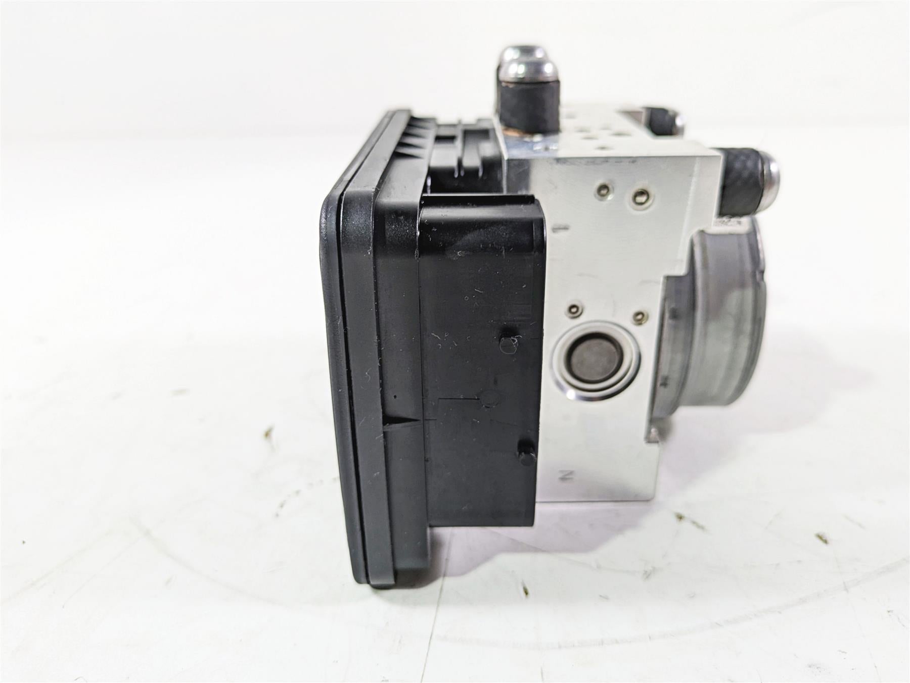 2019 BMW S1000XR K49 Abs Brake Pump Pressure Unit Module 34519444398 {{ shop.shopifyCountryName }} - Mototech271