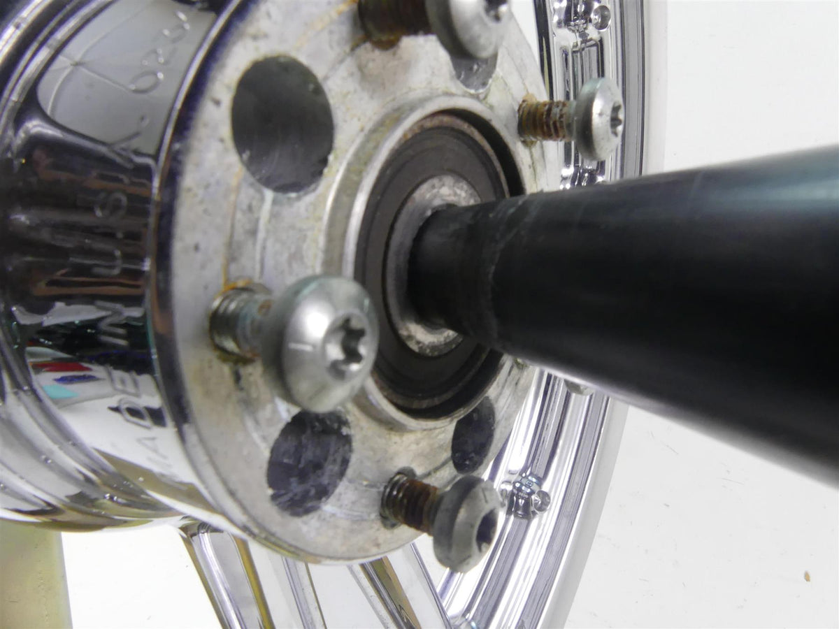 2004 Harley Softail FXSTD SE CVO Deuce Front Chrome Wheel Rim 21x2.15 44624-03 {{ shop.shopifyCountryName }} - Mototech271