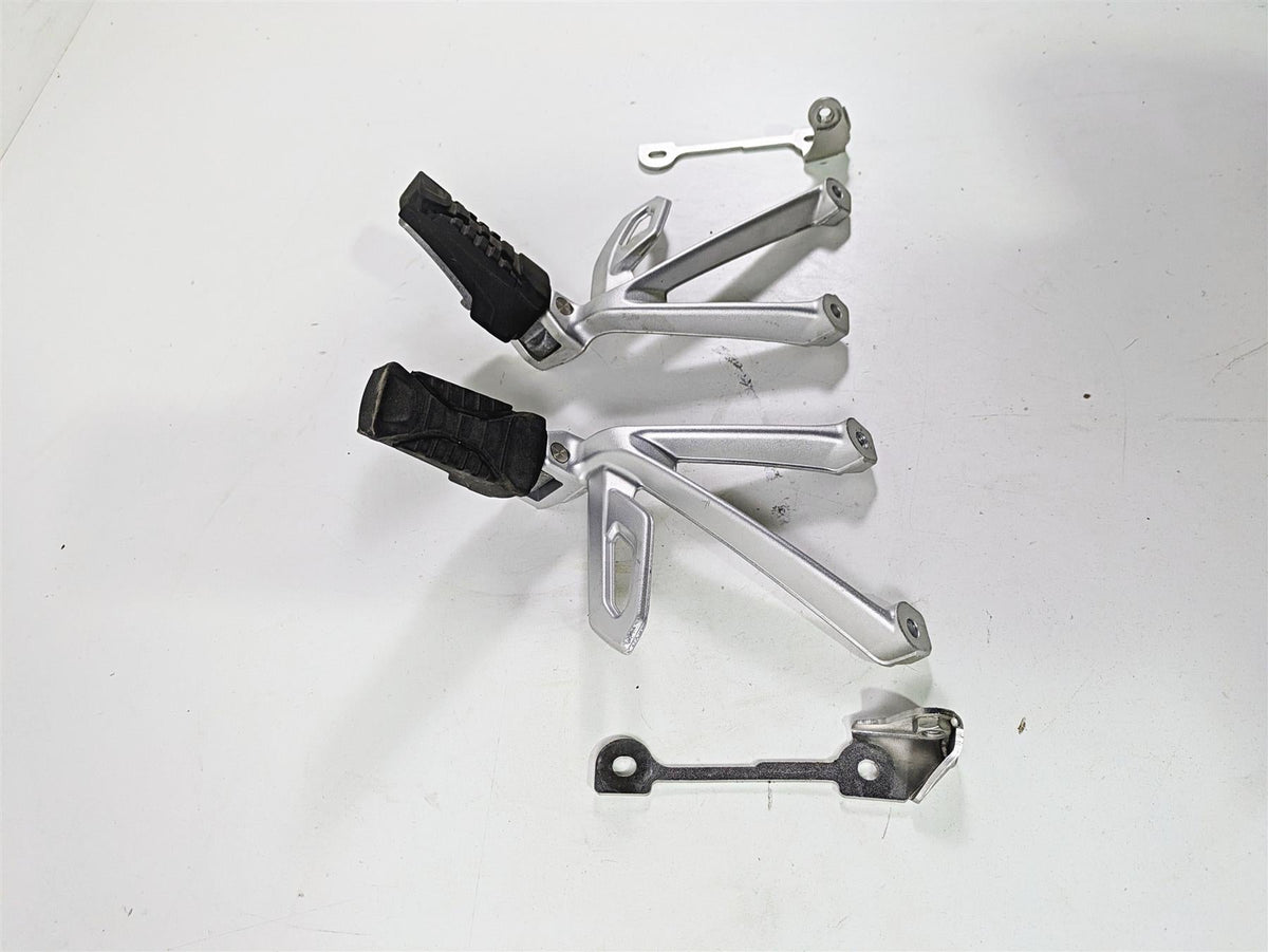 2021 BMW R1250GS K51 Adv Rear Passenger Footpeg Rest Set 46718526741 46718526742 {{ shop.shopifyCountryName }} - Mototech271