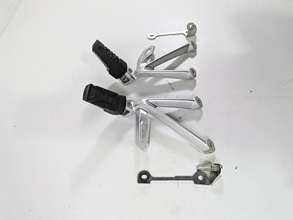 2021 BMW R1250GS K51 Adv Rear Passenger Footpeg Rest Set 46718526741 46718526742 {{ shop.shopifyCountryName }} - Mototech271