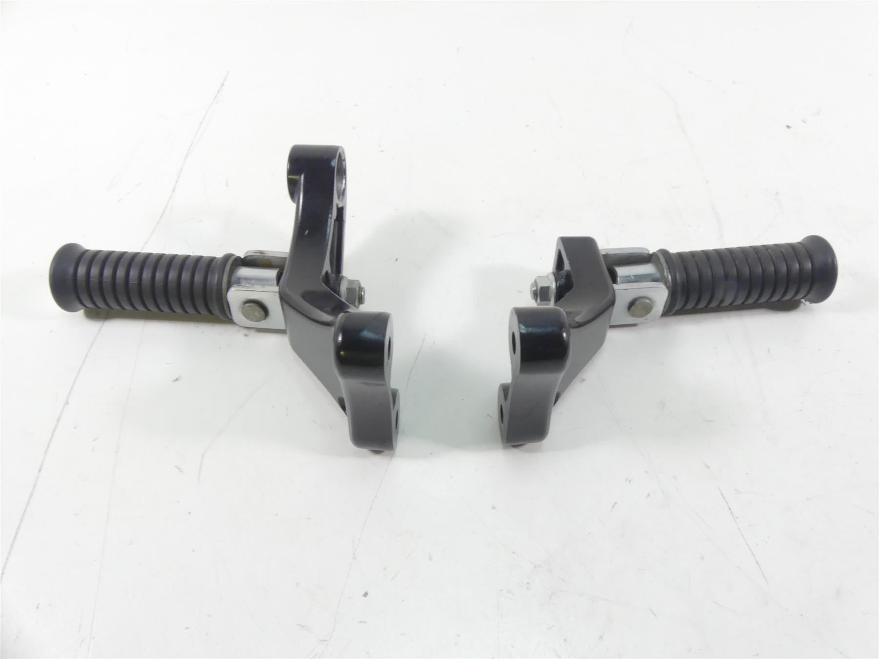 2004 Kawasaki VN1600 Meanstreak Rear Passenger Foot Peg Footpeg Set 35011-1922