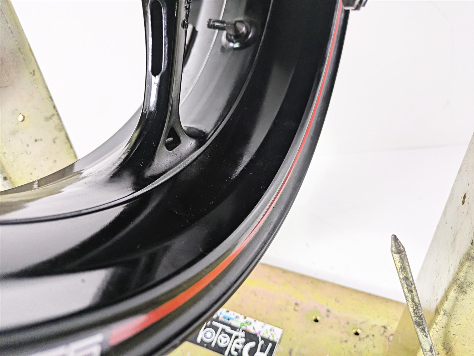 2020 Triumph Daytona 765 Moto2 Rear Wheel Rim 17x 5.5 Ding T2010677 {{ shop.shopifyCountryName }} - Mototech271