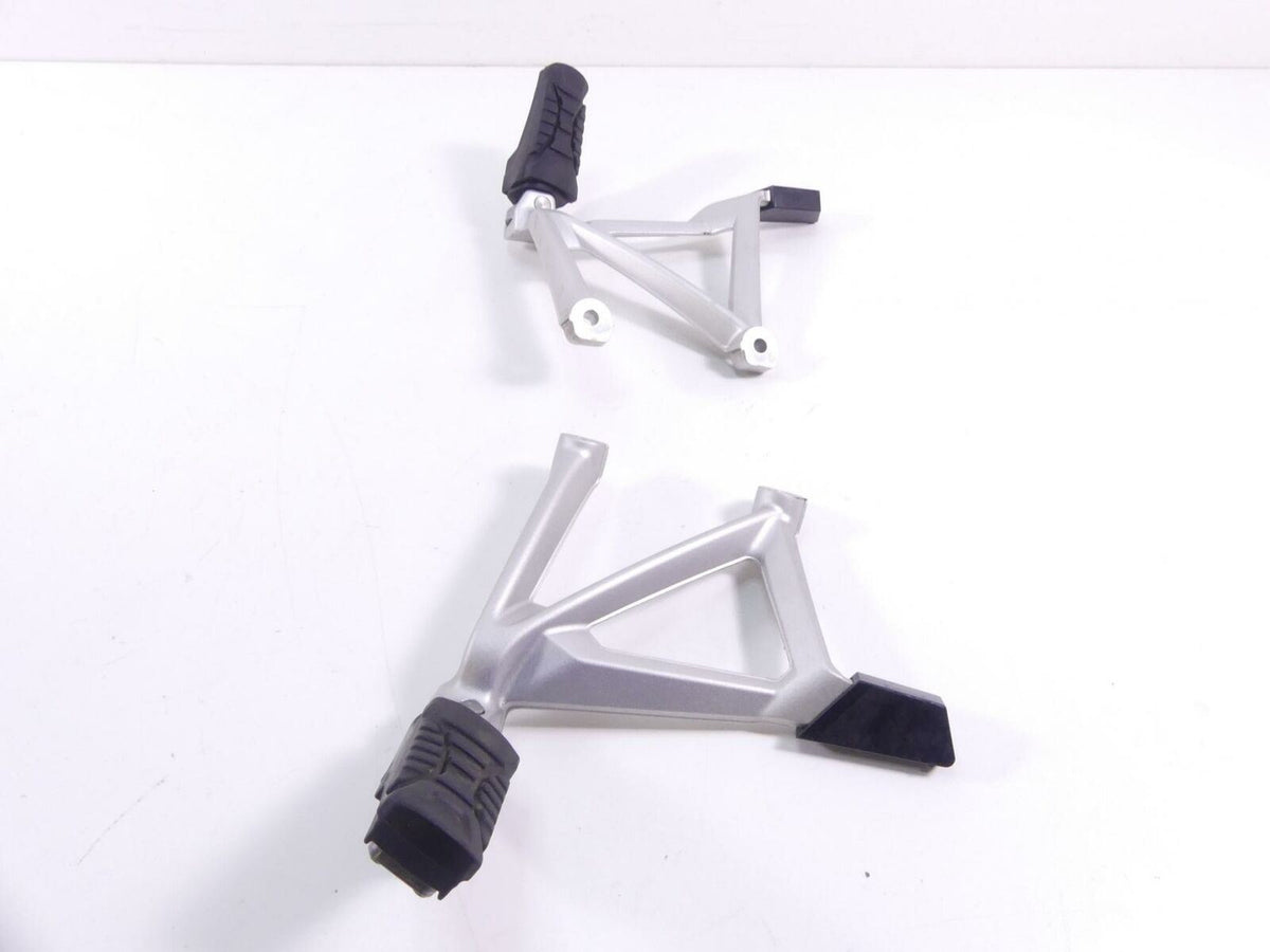 2013 BMW R1200GS GSW K50 Rear Passenger Footpeg Set 46718526741 46718526742 {{ shop.shopifyCountryName }} - Mototech271