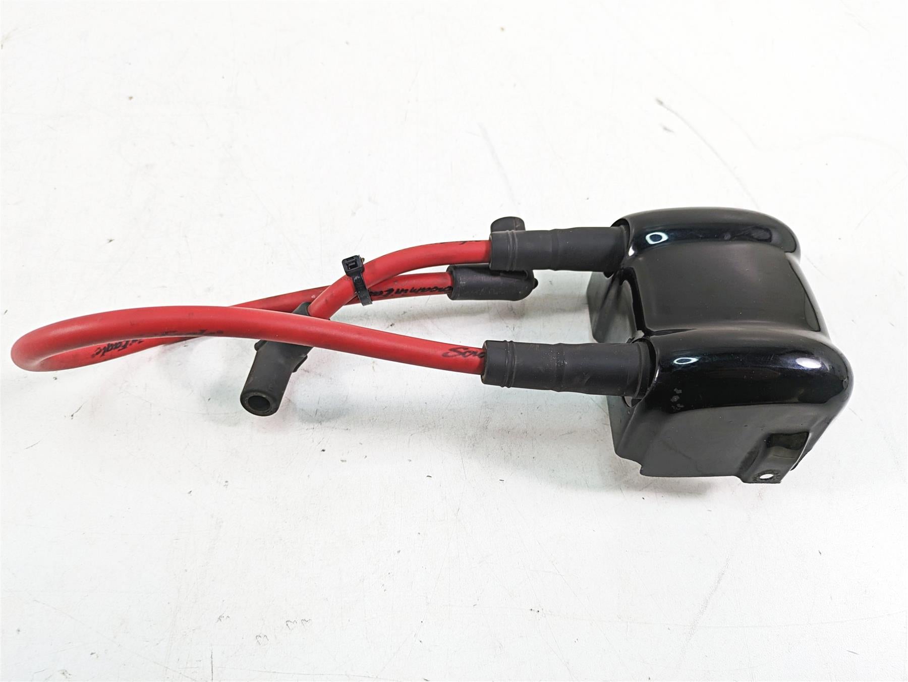 2009 Harley Softail FLSTSB Cross Bones Ignition Coil & Cover 31696-07A {{ shop.shopifyCountryName }} - Mototech271