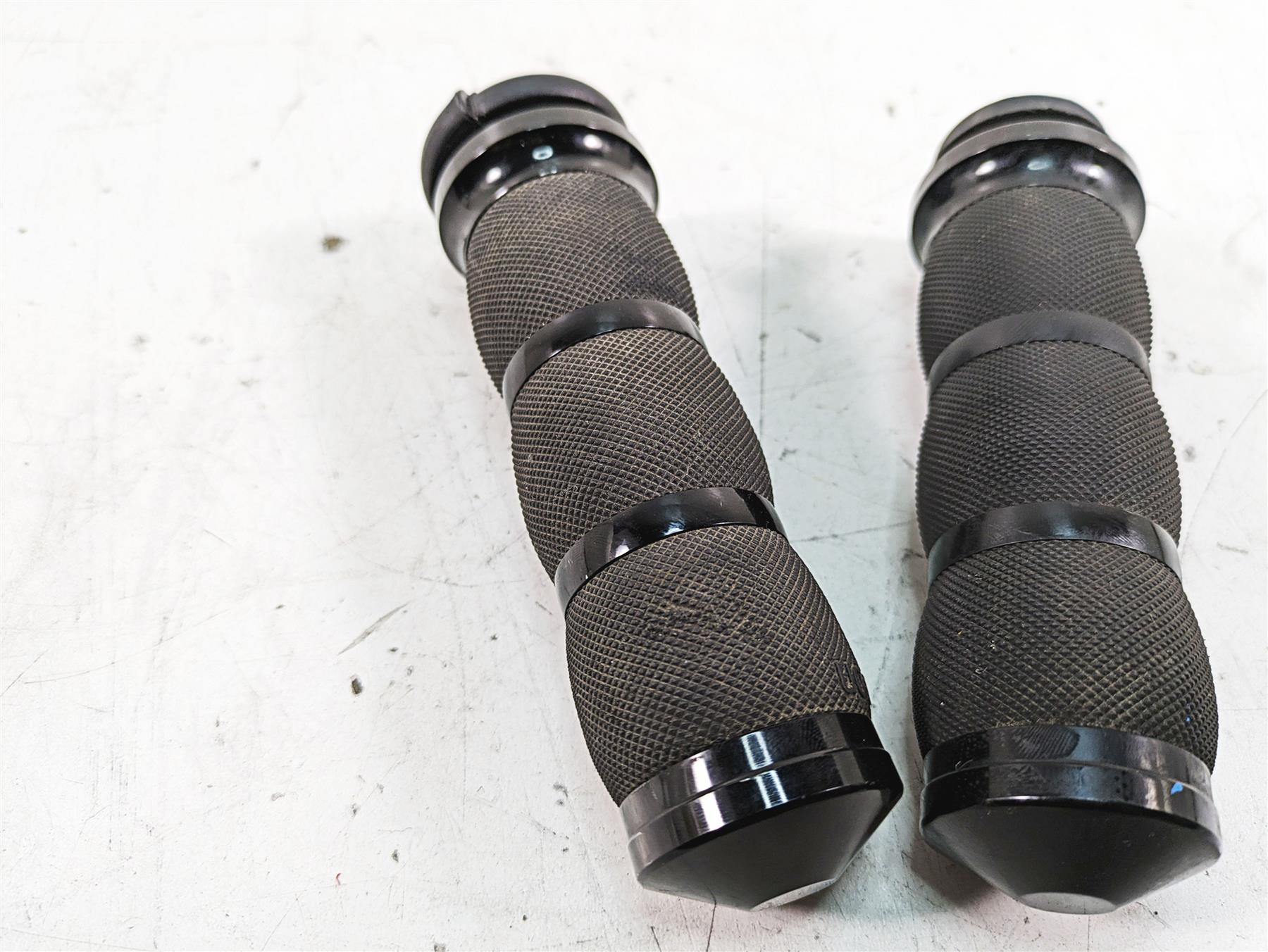 2013 Harley Touring FLHX Street Glide Avon Air Cushion Grip Set AIR-90-ANO-FLY {{ shop.shopifyCountryName }} - Mototech271