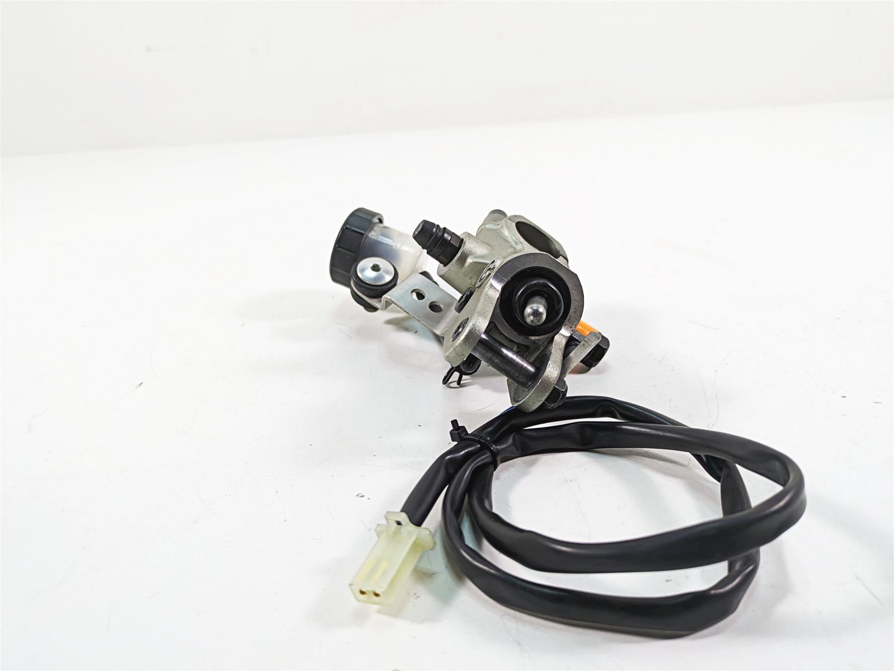 2011 Ducati Hypermotard 1100 Evo SP Brembo Clutch Radial Master Cylind 63040412A {{ shop.shopifyCountryName }} - Mototech271