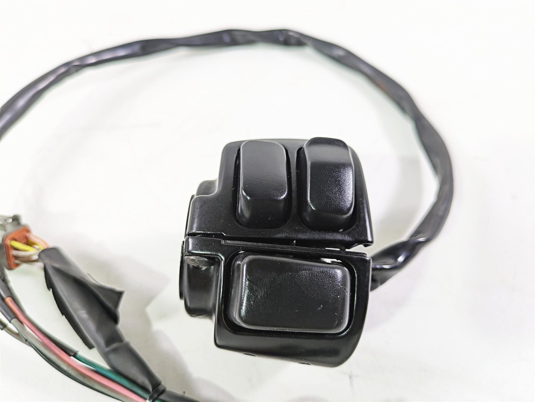 2005 Harley Touring FLHRI Road King Left Hand Control Switch 71597-96B {{ shop.shopifyCountryName }} - Mototech271