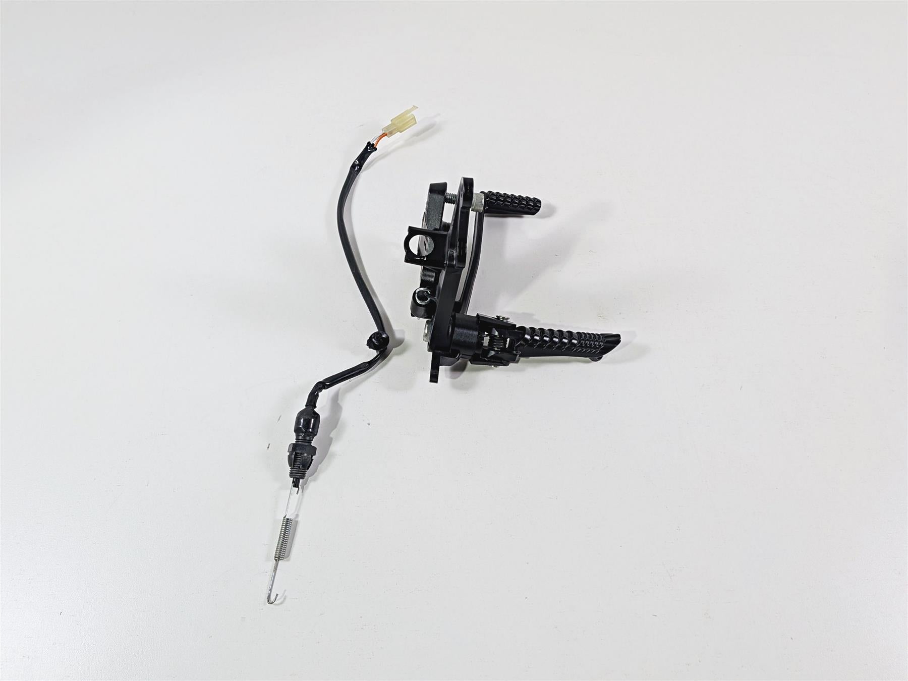 2024 Suzuki GSXR600 Right Front Footpeg Brake Pedal Set Rearset 43511-14J10 {{ shop.shopifyCountryName }} - Mototech271