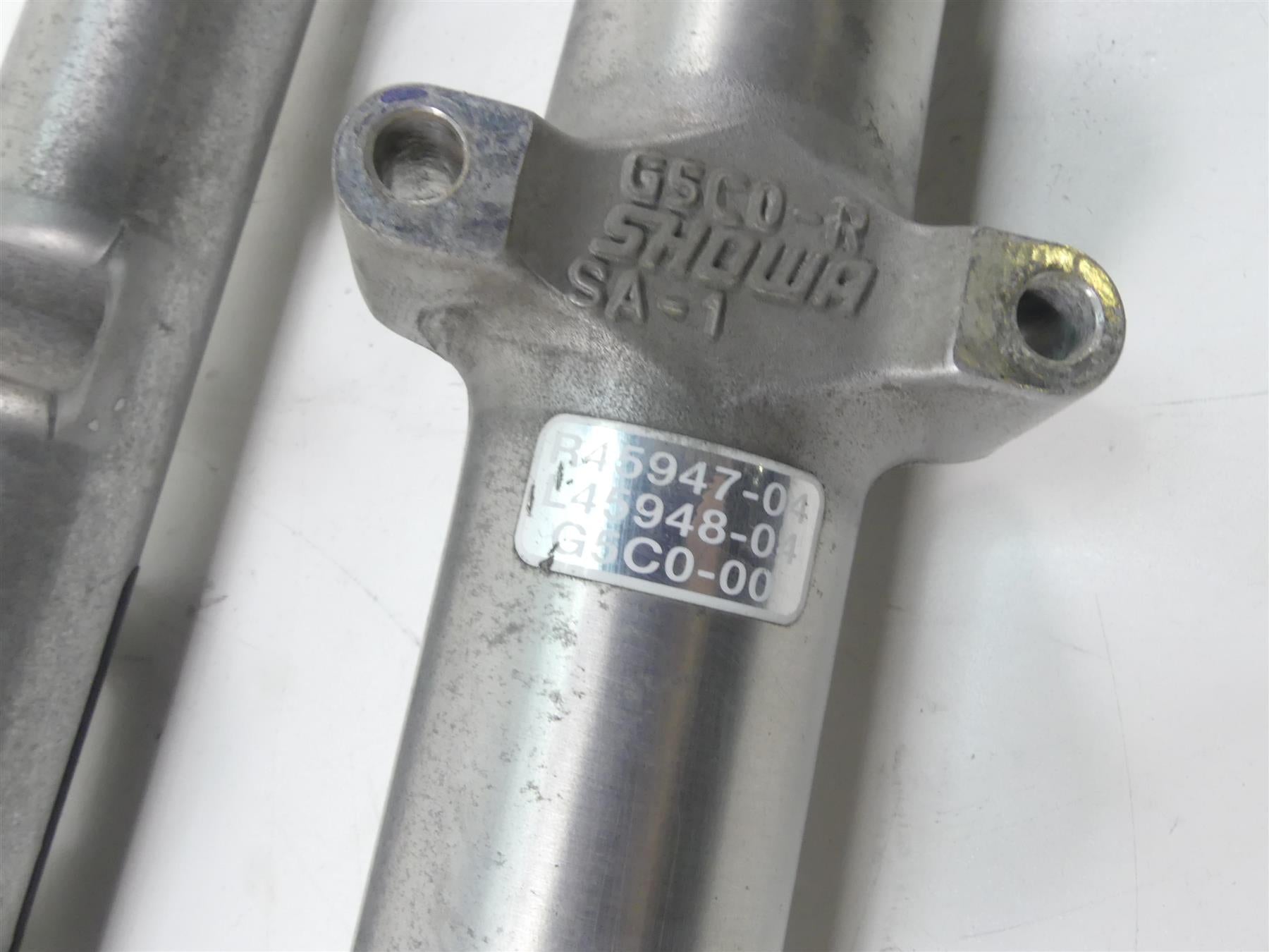 2005 Harley Dyna FXDLI Low Rider Front 39mm Fork Leg Set R 45947-04 L 45948-04 {{ shop.shopifyCountryName }} - Mototech271