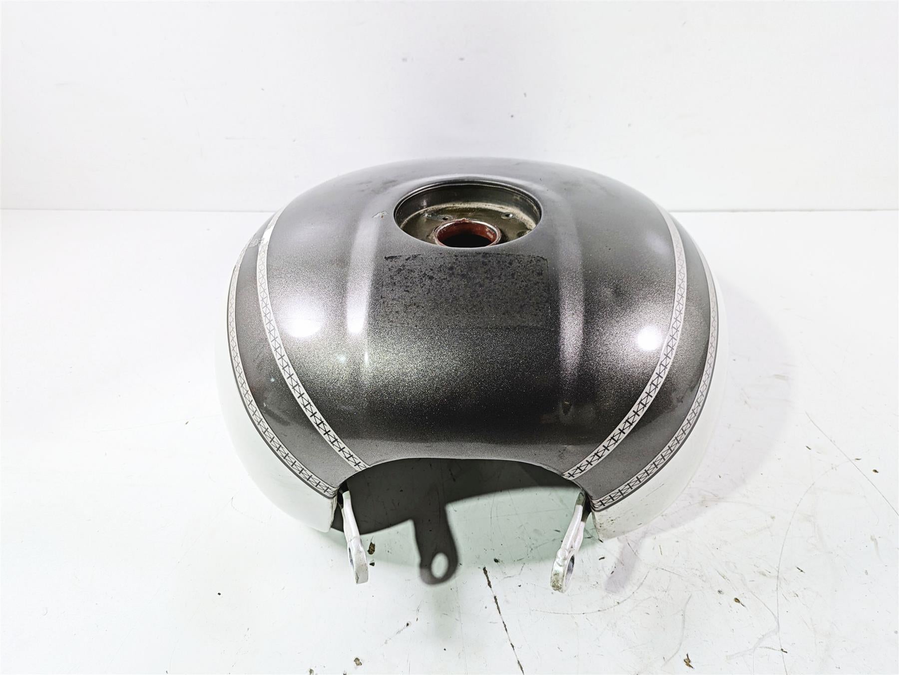 2004 Victory Kingpin Fuel Gas Petrol Tank Bronze Mist Pearl White - Dent 1014755 {{ shop.shopifyCountryName }} - Mototech271