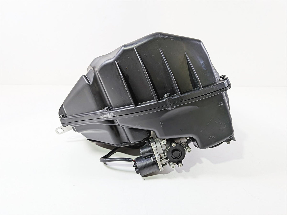 2016 Yamaha YZF R1 RN32 Air Box Cleaner & Injectors 2CR-14411-00-00 {{ shop.shopifyCountryName }} - Mototech271